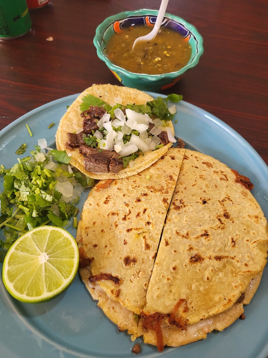 Sabroso taco savor a mi tierra