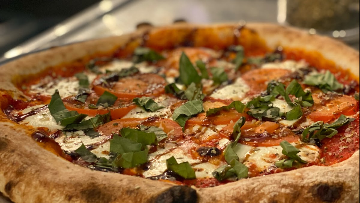 DUDE'Z woodfired pizza