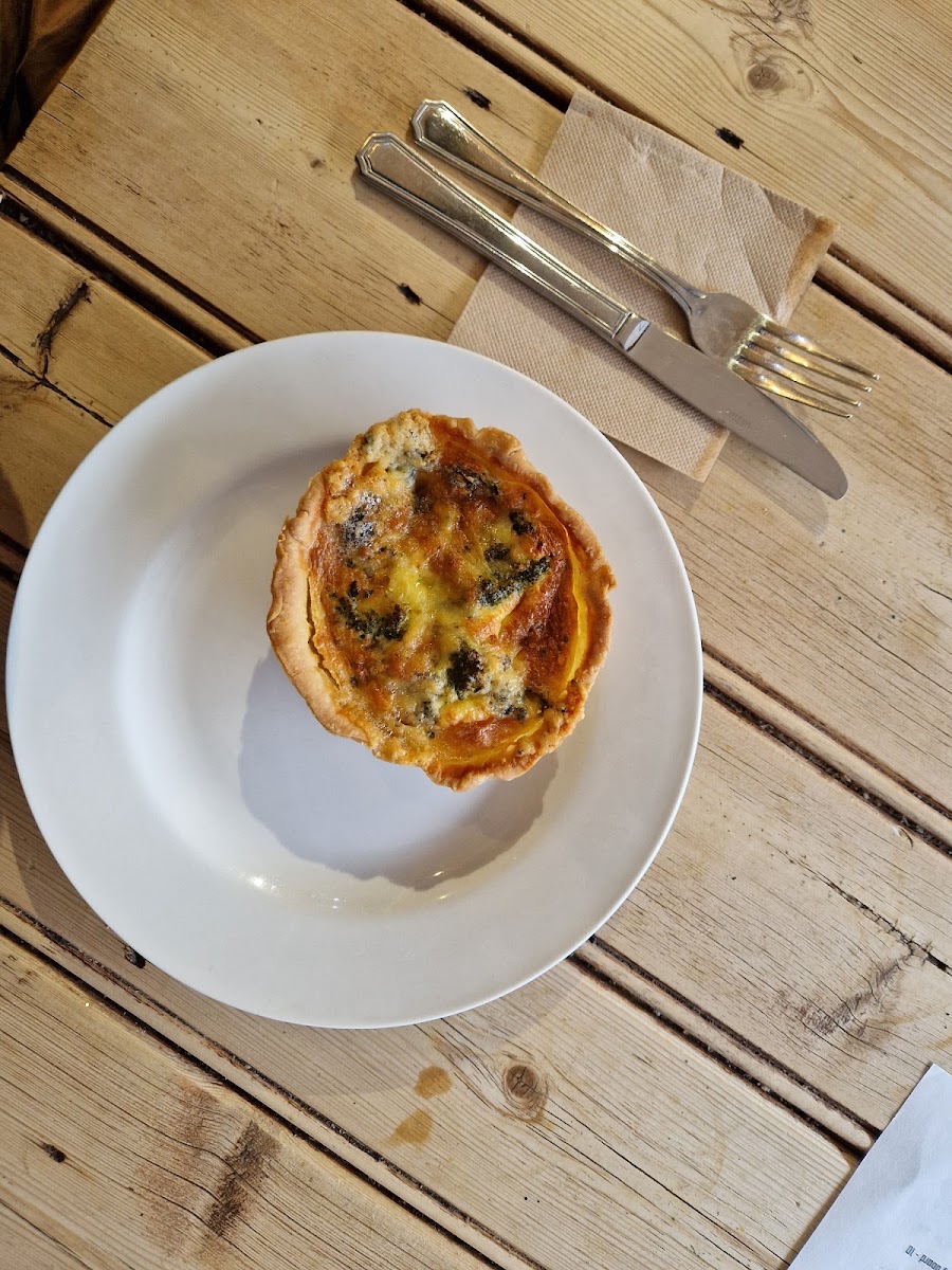 Box River Café & Wine Bar