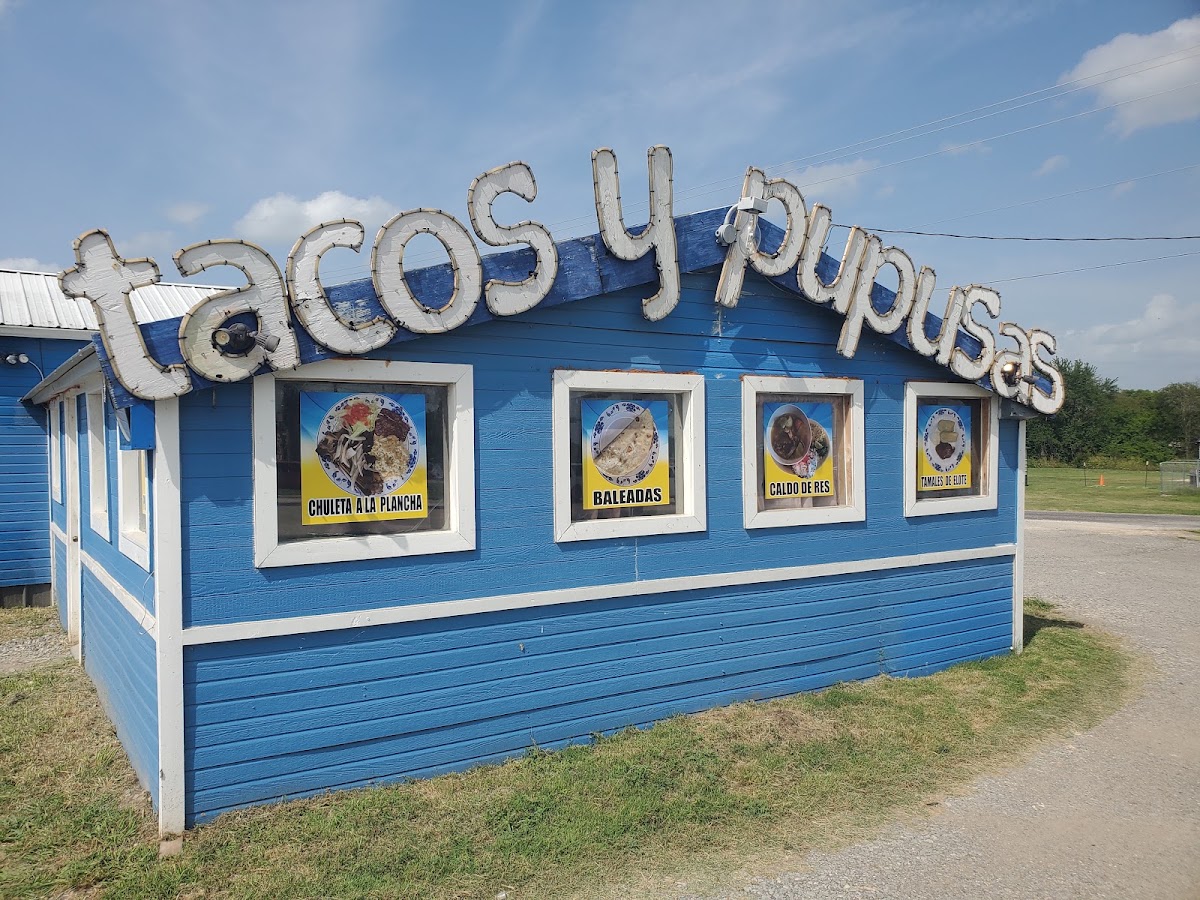 Tacos Y Pupusas