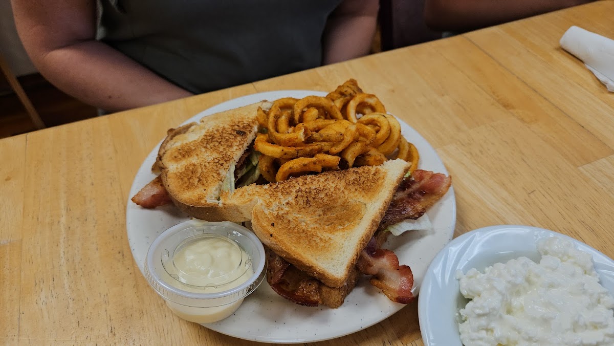Jennifer's Family Restaurant