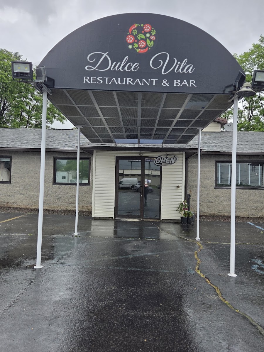 Dulce Vita | Pizza • Restaurant • Bar