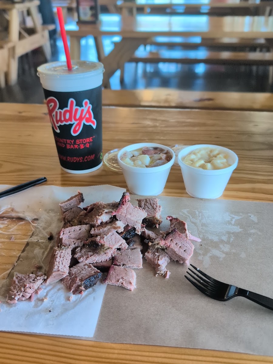 Rudy's 'Country Store' and Bar-B-Q
