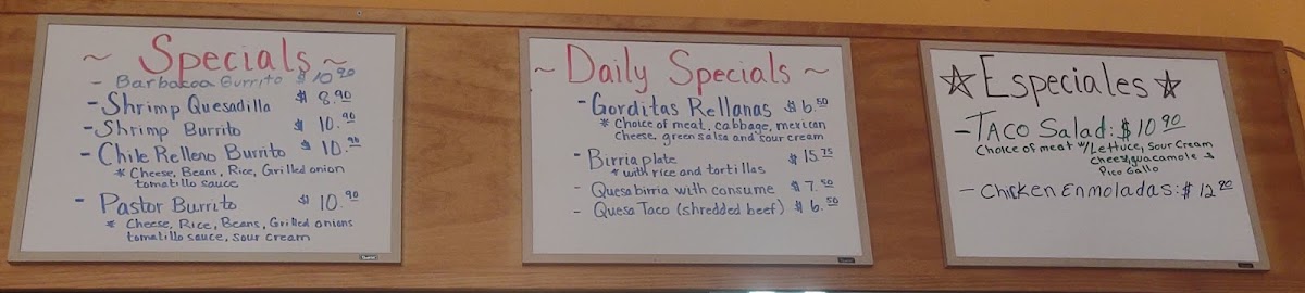 La Estrella menu board