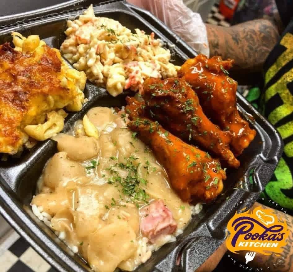 Pooka's Kitchen Mobile (food truck)