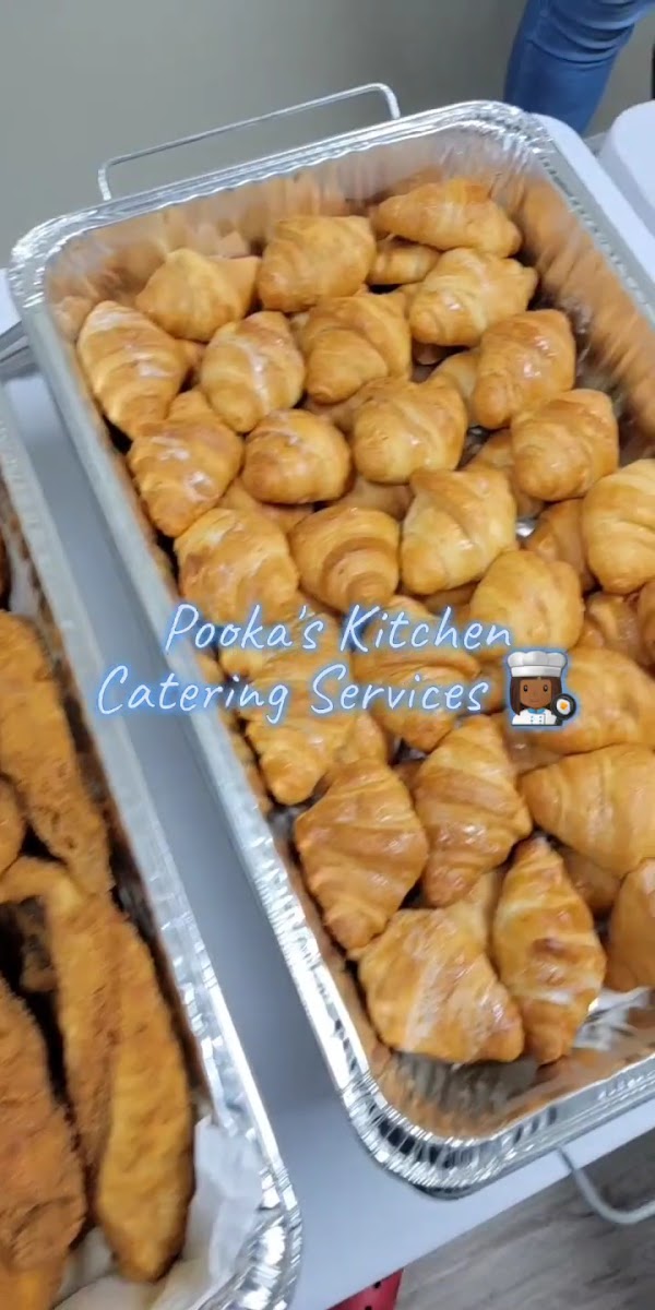 Pooka's Kitchen Mobile (food truck)