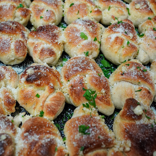 Garlic Knots Singles