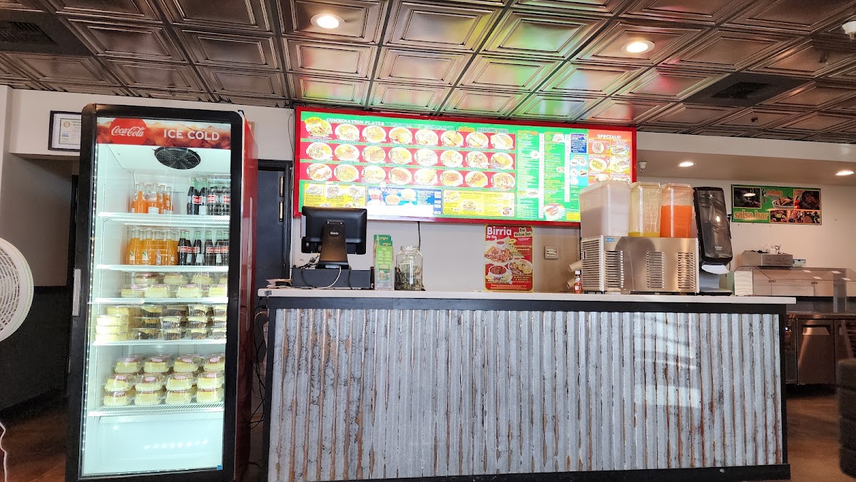 rolbertos mexican food 259 spring Valley parkway