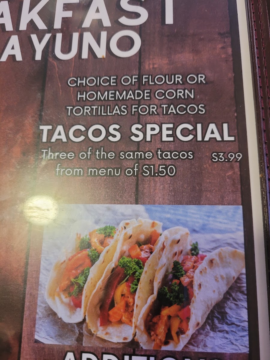 Los Gallos de Jalisco menu board
