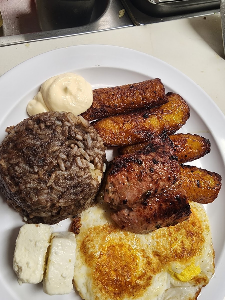 El pulgarcito salvadoreño A&S