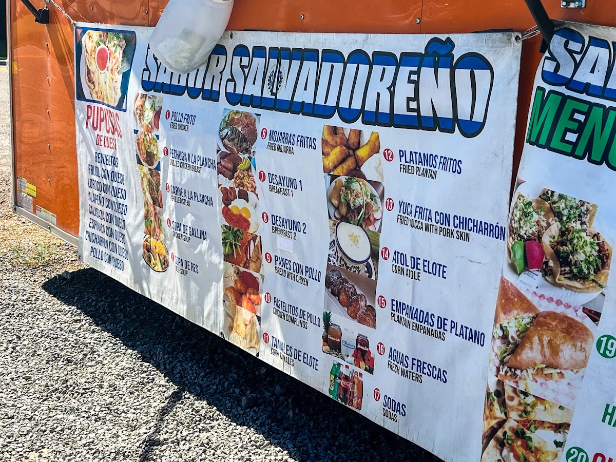 Sabor salvadoreño menu board