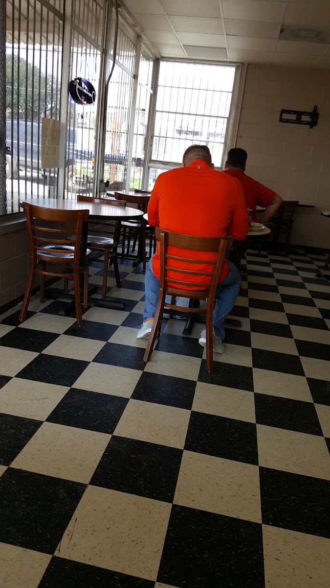 Elmendorf Cafe