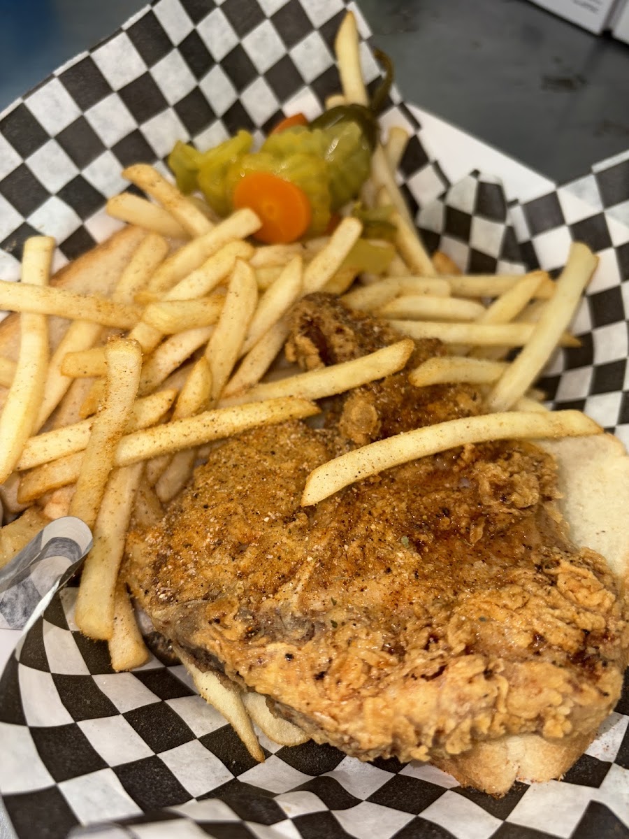 Main Street Wings & Vibes
