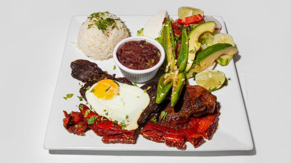 Mama Santos Cafe Bar & Grill
