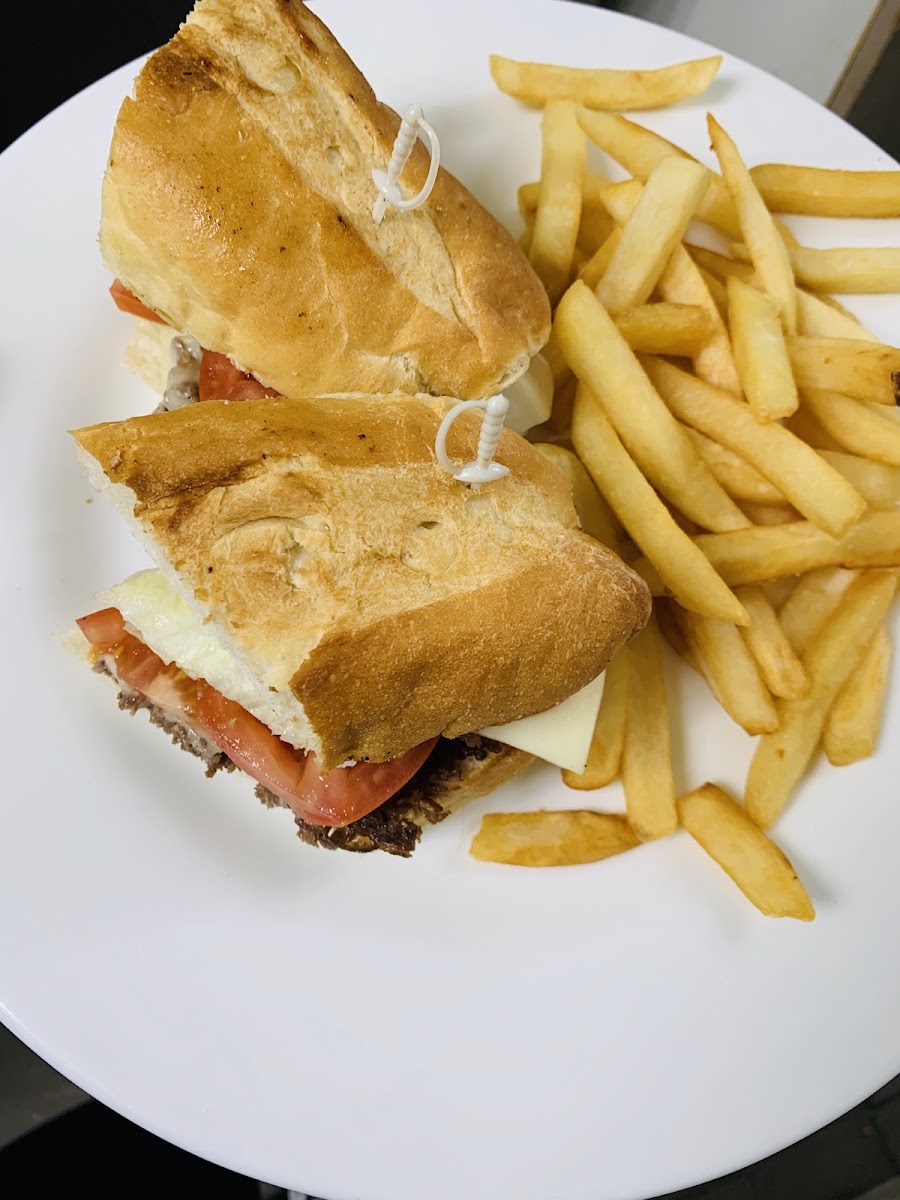Mama Santos Cafe Bar & Grill