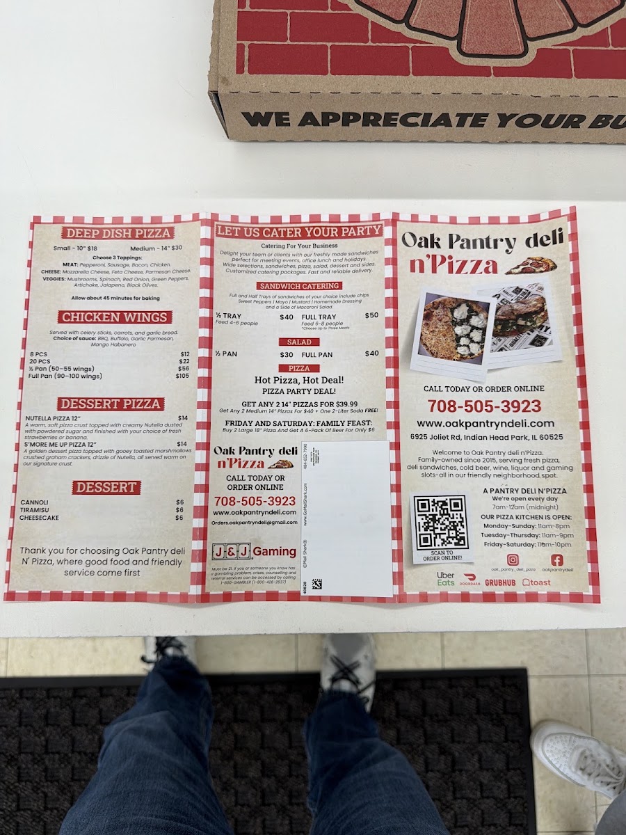 Oak Pantry deli n' Pizza menu board