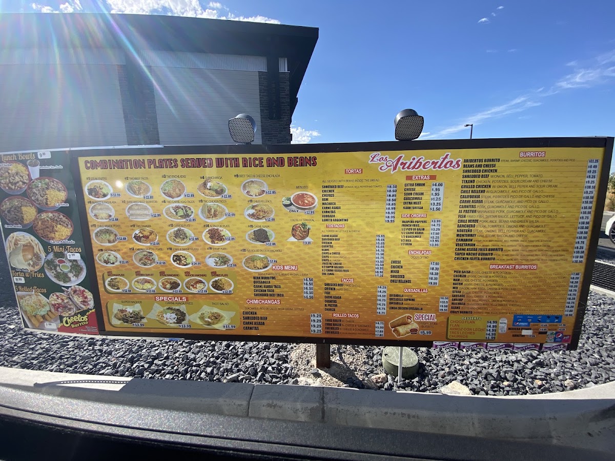 Los Aribertos Mexican Food menu board