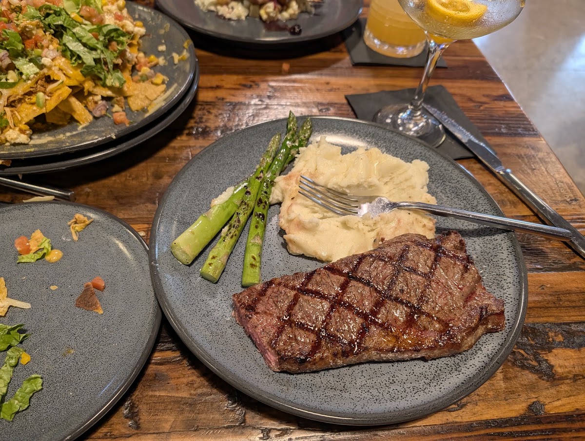 Applewood Kitchen and Bar