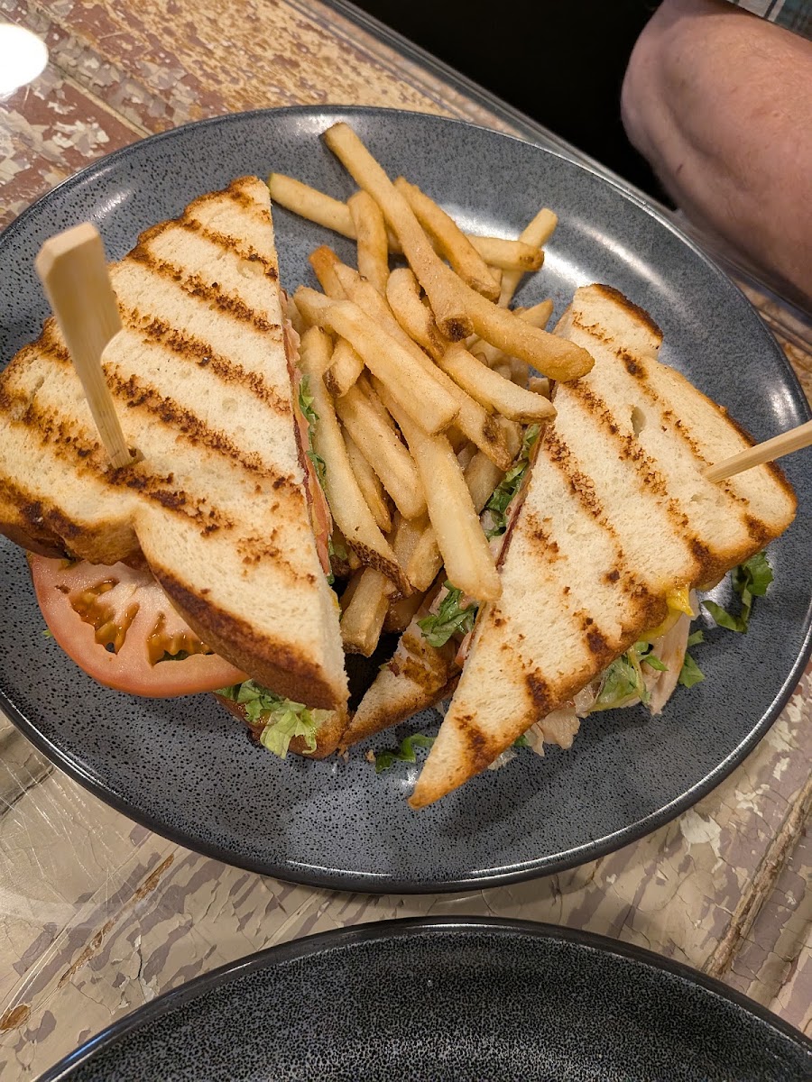 Applewood Kitchen and Bar