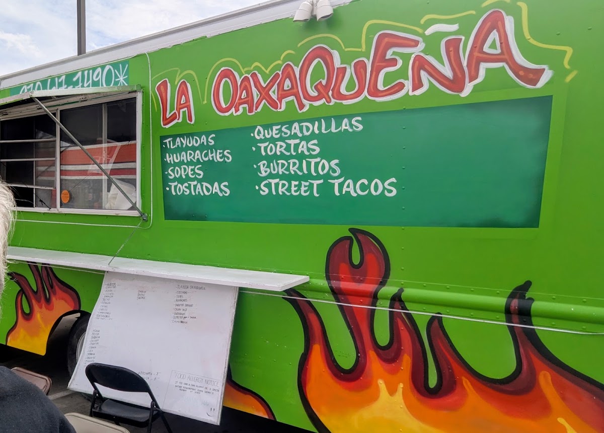 Lonchera Oaxaqueña menu board