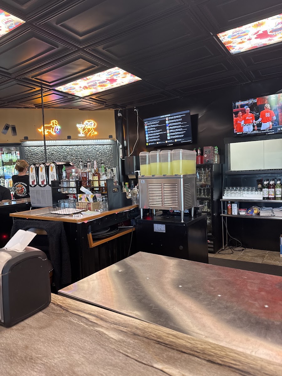 Alkies Taproom & Mexican Eatery