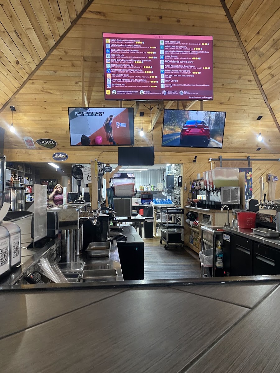 Alkies Taproom & Mexican Eatery