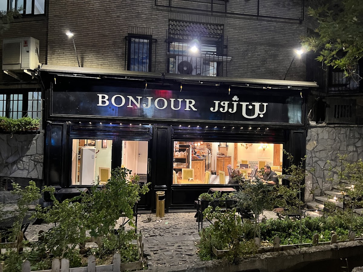 Bonjour Café & Restaurant