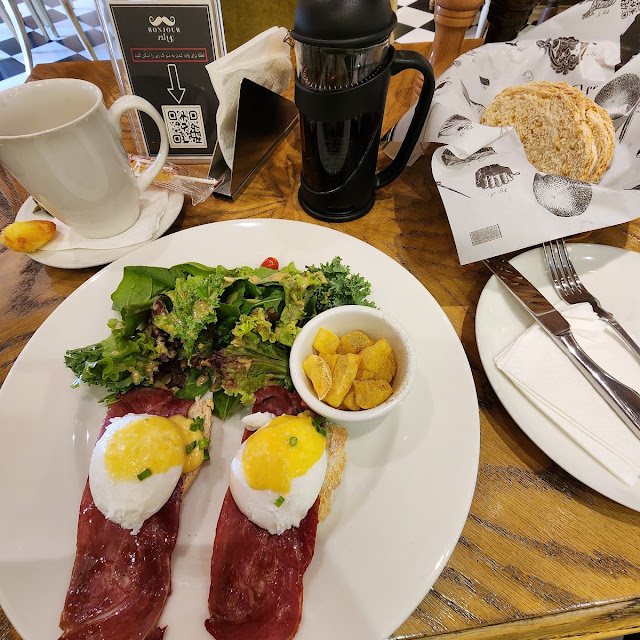 Eggs Benedict Bacon