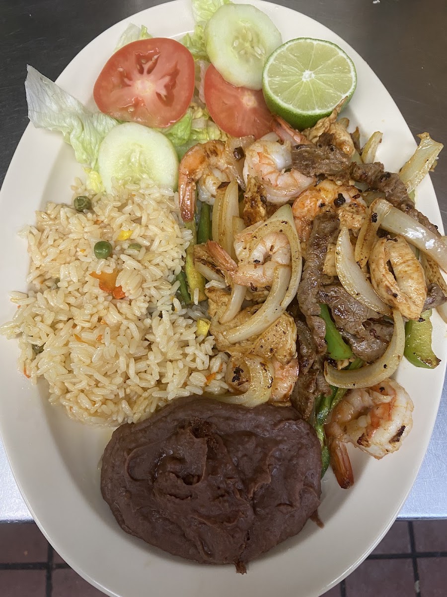 La Flor De María Cocina Latina