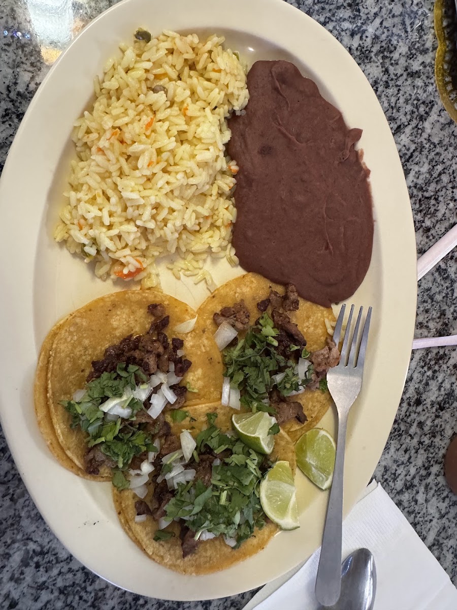 La Flor De María Cocina Latina