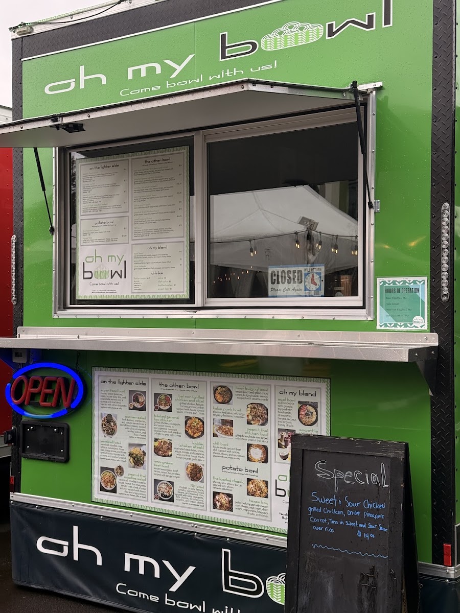 Oh My Bowl menu board