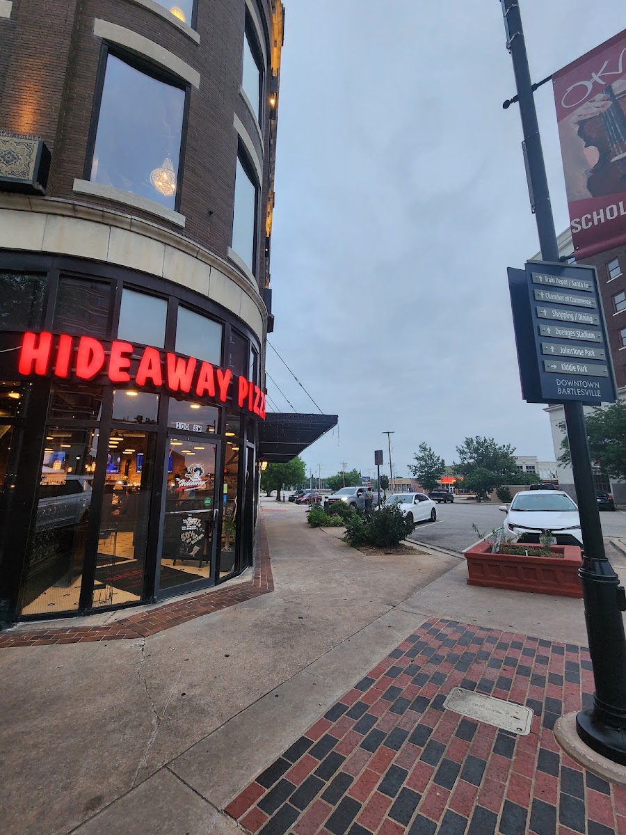 Hideaway Pizza