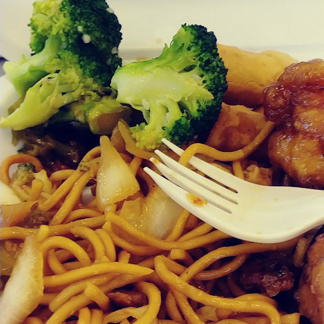 Vegetable Lo Mein L