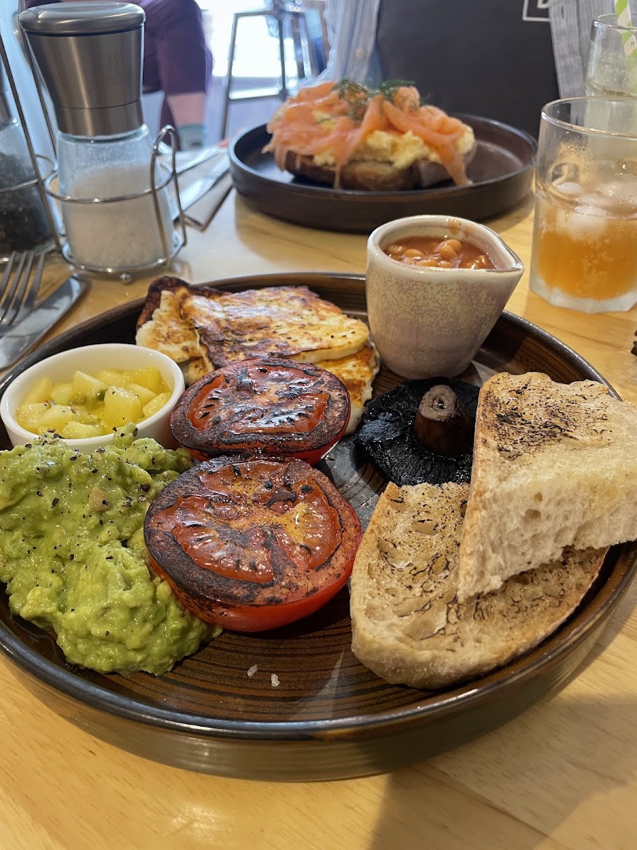 Green Dot Café