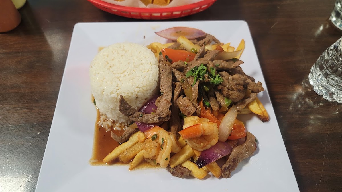 Isla Restaurante Guatemala Food Peruano