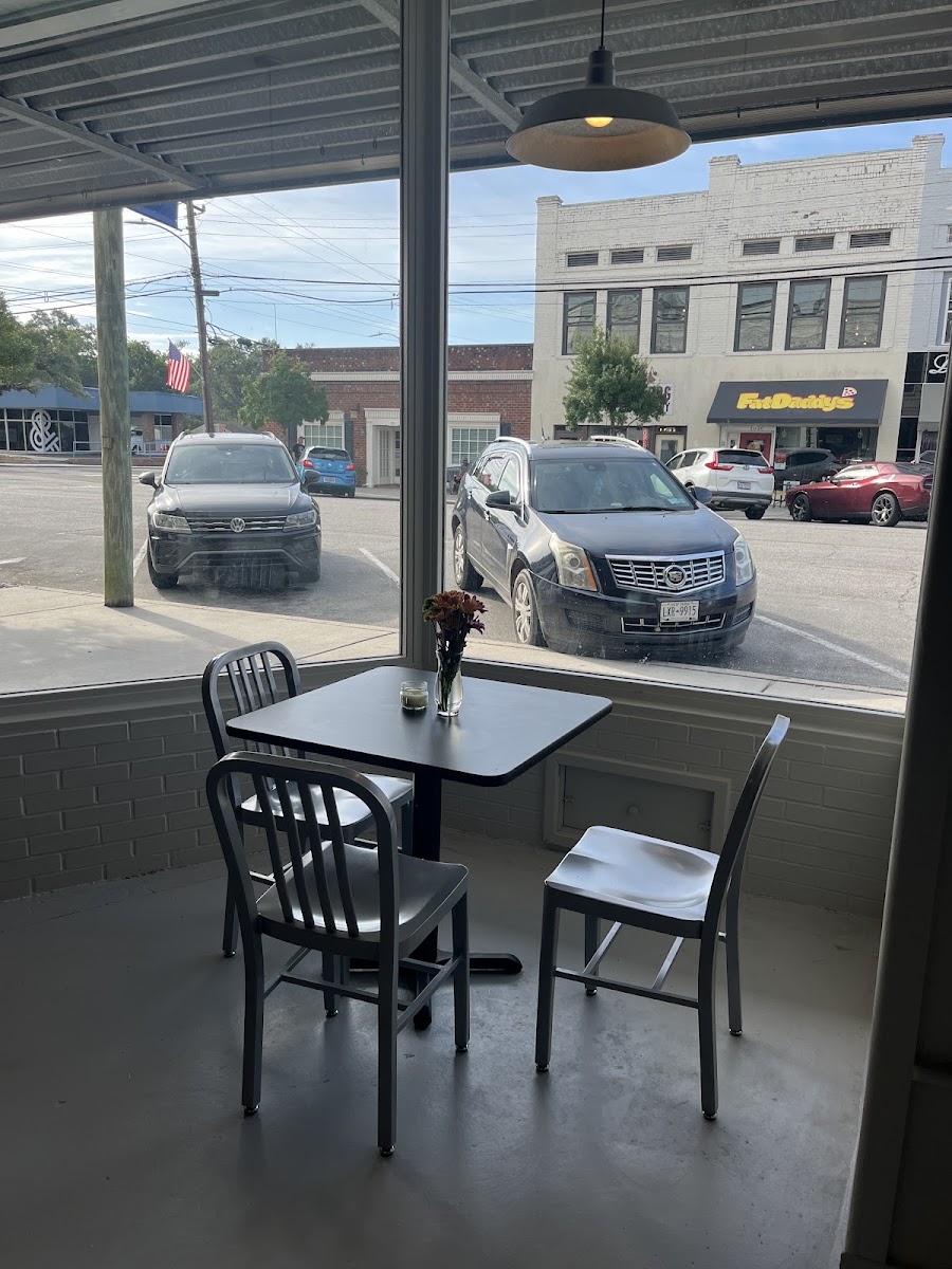Juniors Deli