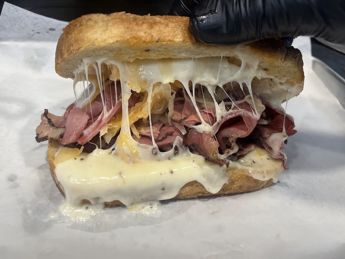 Juniors Deli