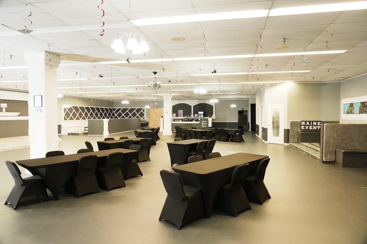 The Maine Event Restaurant & Lounge