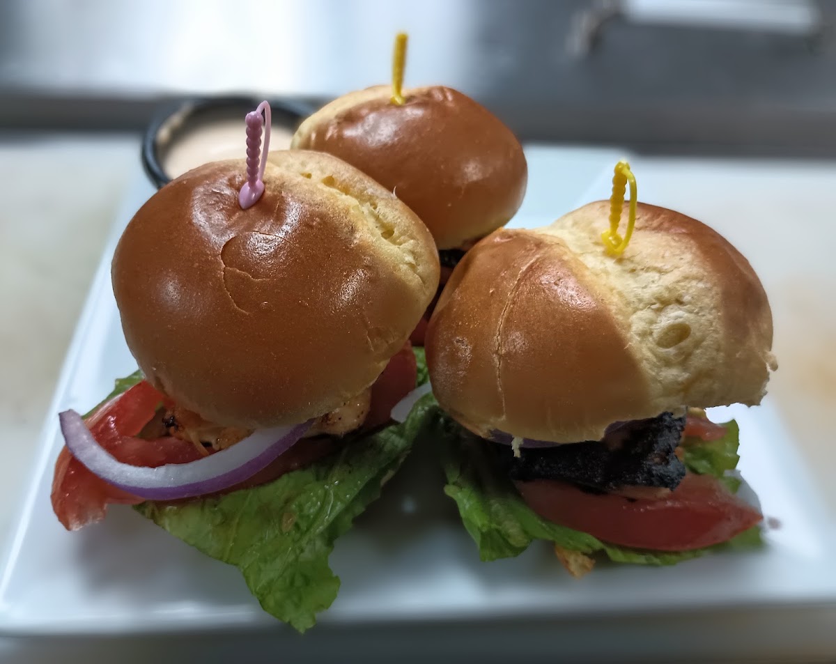 The Maine Event Restaurant & Lounge
