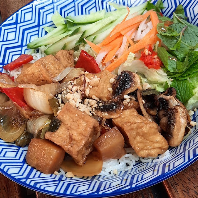 Tofu with Rice Vermicelli Noodles