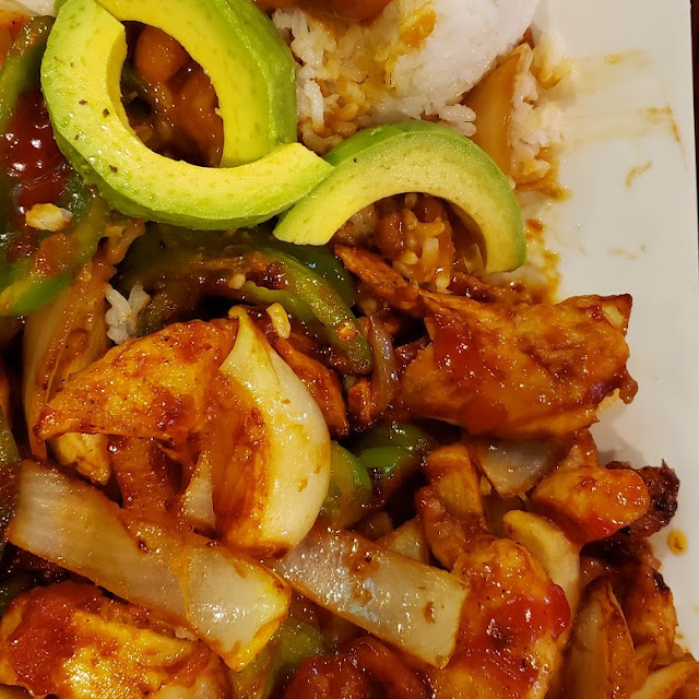 Pollo Saltado