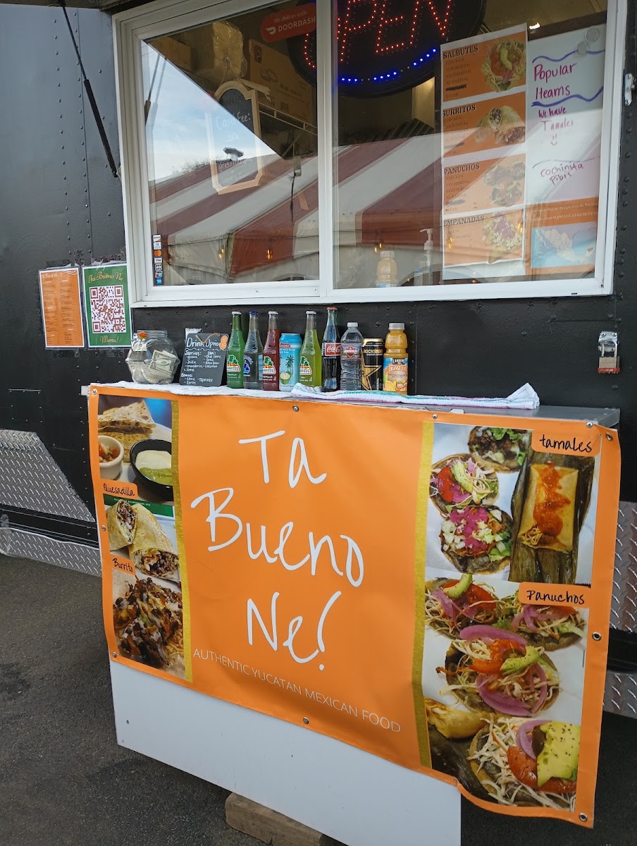 Ta Bueno Ne menu board
