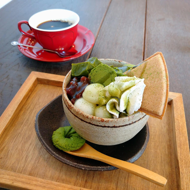 抹茶パフェ 880円