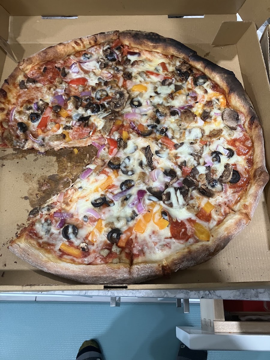 Howieluv's Pizza Wings And Subs