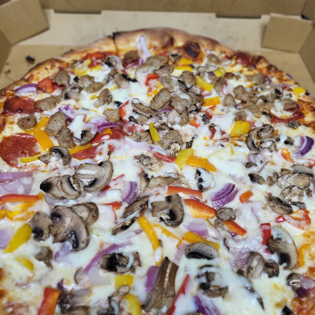 Deluxe Pizza