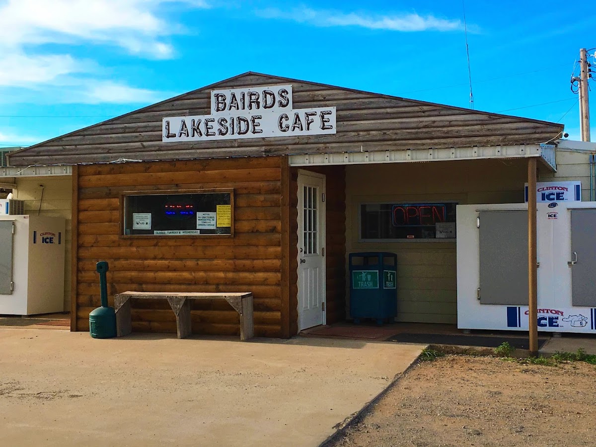 Baird's Lakeside Cafe