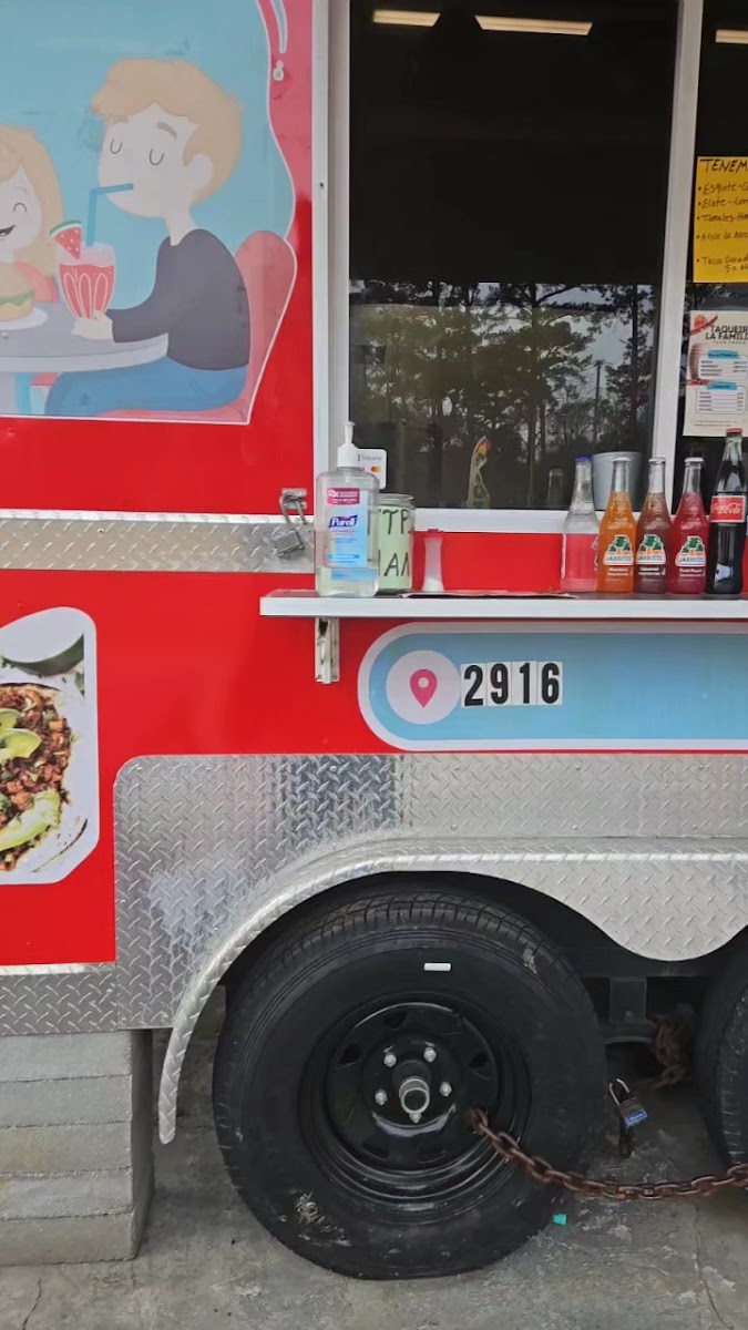 Taqueria La Familia | Mexican Food Truck