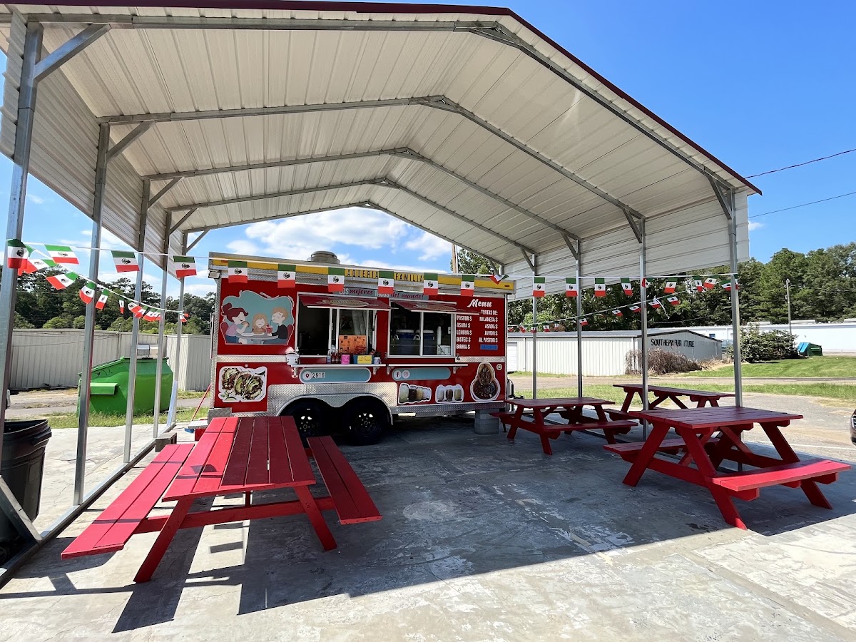Taqueria La Familia | Mexican Food Truck