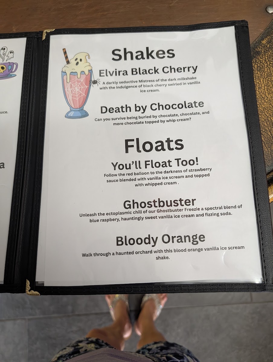 Roxy's Sweet Nightmares-A Horror Cafe menu board