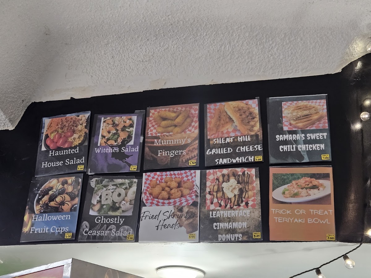 Roxy's Sweet Nightmares-A Horror Cafe menu board
